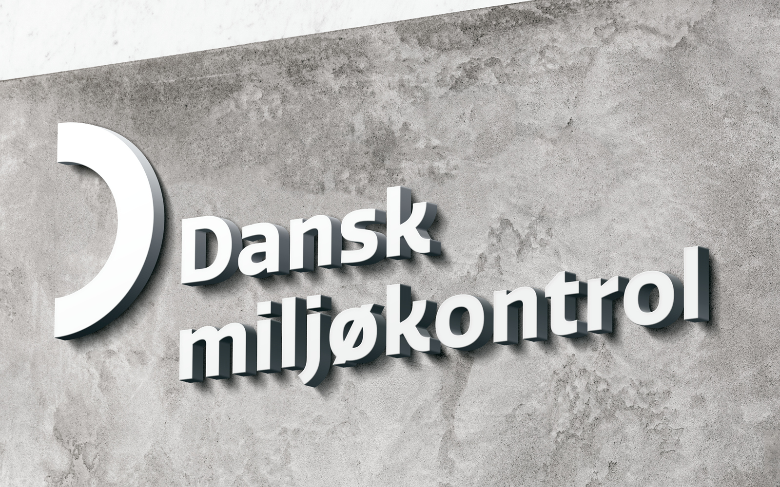 Mockup af skilt til facaden for Dansk Miljøkontrol udført i forbindelse med rebranding